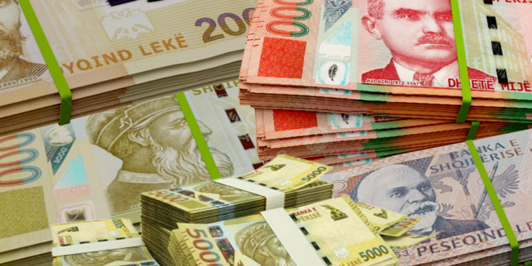 Shqiptarët kanë 1.5 trilionë Lekë depozita në banka, ndryshon trendi në raport me Euron