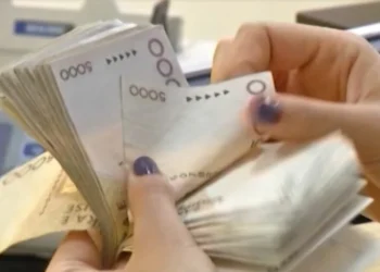 Qeveria miraton vendimet, rriten pagat me 2.5% për mësuesit, policët dhe ushtarakët