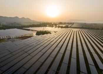 Qeveria miraton ndërtimin e një centrali fotovoltaik 128 MW në Fier