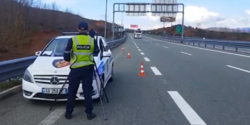 Nis kontrolli inteligjent në rrugë, si identifikohen automjetet e parregullta