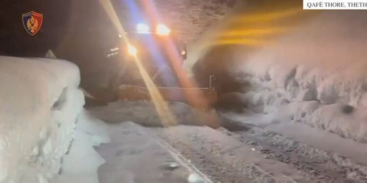 Rrezik nga ortekët, bllokohet aksi Qafë Thore – Theth