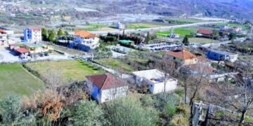 ÇMENDURI/ Çmimi i tokës në fshatrat e Tiranës, 70 herë më shtrenjtë se në Europë