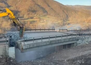 Rrëshqitja e tokës, nis demontimi i urës së Dragostunjës