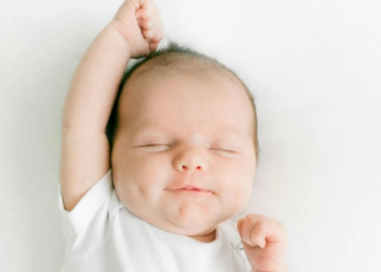 Truri i të porsalindurve njeh ritmin e muzikës që në 48 orët e para