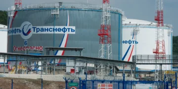 Kush po përfiton më shumë nga mbyllja e Gjirit të Hormuzit