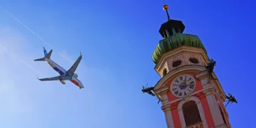 Aplikimet e pazakonta të ndryshimit të orës në shtetet e botës, si ndikon në fluturime