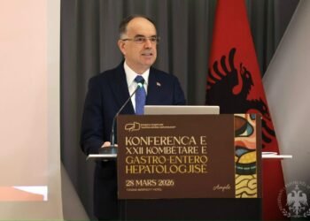 Presidenti Begaj: Teknologjia po, por mjekësia është mbi të gjitha besim te pacientët dhe përgjegjësi