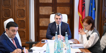 Inflacioni te dera prej luftës në Lindjen e Mesme, por BSH nuk prek normën bazë të interesit, Sejko mjaftohet me një paralajmërim