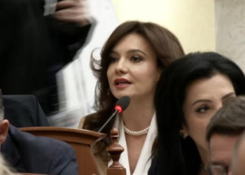 Spiropali, “bërryl” Ramës nga karrigia e deputetes: Më erdhi keq vetëm se Berisha paralajmëroi largimin tim