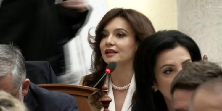 Spiropali, “bërryl” Ramës nga karrigia e deputetes: Më erdhi keq vetëm se Berisha paralajmëroi largimin tim