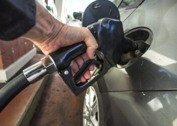 Projeksionet/ Sa mund të arrijë rritja maksimale e çmimit të naftës në Shqipëri?