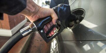 Projeksionet/ Sa mund të arrijë rritja maksimale e çmimit të naftës në Shqipëri?