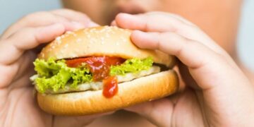 Raporti ngre alarmin: Deri në 2040, mbi 228 milionë fëmijë në botë mund të jenë obezë