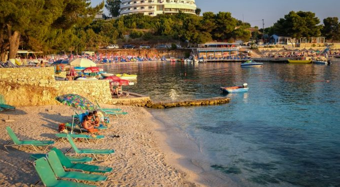 “Adventurous Kate”: Shqipëria, destinacioni i plazheve mahnitëse dhe qyteteve historike