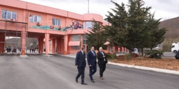 Normalizohet aktiviteti doganor pas rihapjes së rrugës në Librazhd