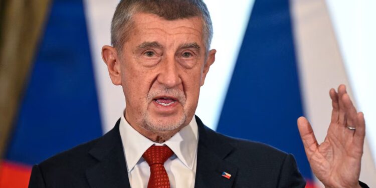 Parlamenti i Çekisë refuzon kërkesën e gjykatës për hetimin e kryeministrit për korrupsion