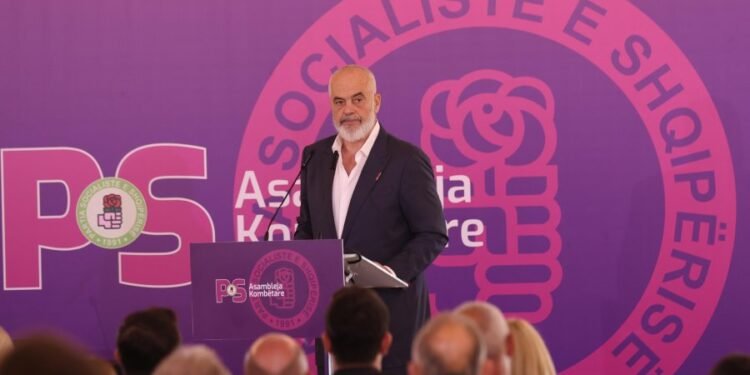 “Mesazhet” e Asamblesë së PS: Fieri fituesi i madh i 2025-ës, Kavaja e Spiropalit ishte dështim