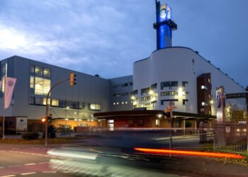 Volkswagen kalon nga makinat te raketat tokë-ajër, marrëveshje me izraelitët