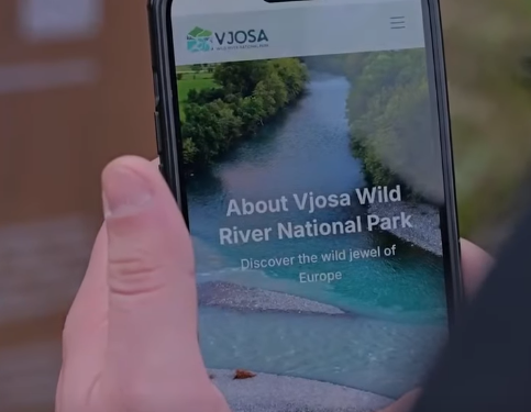 Sinjalistikë informuese për vizitorët në Parkun Kombëtar të Vjosës