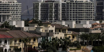 Turizmi në vendet e Gjirit po humb 600 milionë USD në ditë nga lufta në Iran