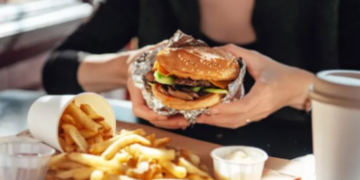 Studimi: ushqimet e përpunuara rrisin rrezikun për zemrën