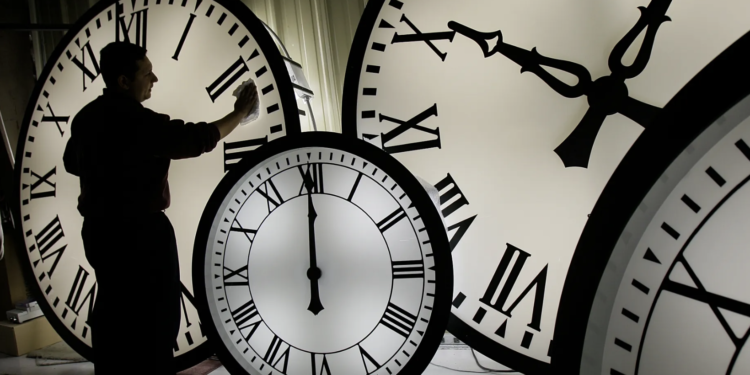 Pse ndryshimi i orës ndikon negativisht në shëndet