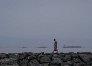 Irani hap Ngushticën e Hormuzit për anijet spanjolle pas qendrimeve të Madridit kundër luftës