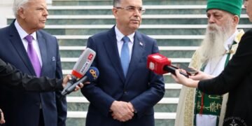 Presidenti Begaj viziton Kryegjyshatës Botërore Bektashiane me rastin e Sulltan Novruzit: Ditë shprese, paqeje dhe solidariteti