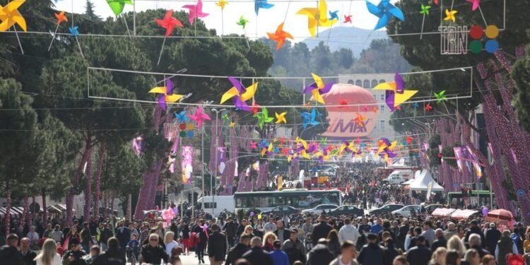 RRUGËT që preken! Festohet Dita e Verës, si do të devijohet trafiku për dy ditë në Tiranë