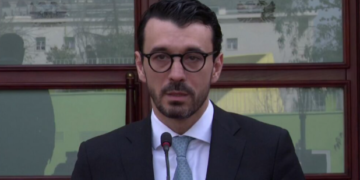 A do të ulet taksa për karburantin? Karakaçi: Është taksimi më i mirë që kemi