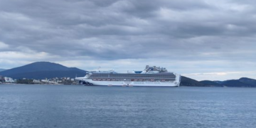 Kroçera “Sapphire Princess” me 2700 turistë mbërrin në Sarandë
