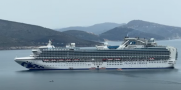 Mbërrin në Sarandë kroçera, “Sapphire Princess”, sjell rreth 2600 turistë