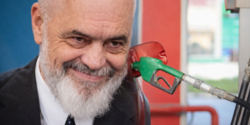 Në mes të krizës, qeveria shton dhe dy taksa të tjera mbi karburantet