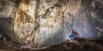 “Grabitqarë që sulmojnë dhe shkatërrojnë”: bakteret e shpellave që sfidojnë mjekësinë moderne