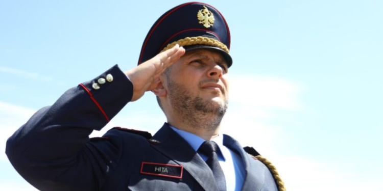 I trajnuar nga FBI dhe drejtues në 5 qarqe, kush është kreu i ri i Policisë së Shtetit, Skënder Hitaj