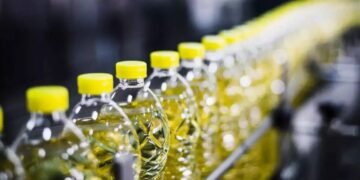 Vaji i lulediellit shtrenjtohet deri 8%, importuesit: Çmimi do të arrijë 190 lekë për litër