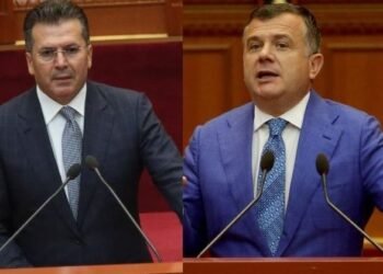 “Ke vrarë 26 veta, shko jep hesap para drejtësisë!”, Balla përplaset me Mediun: Mos më hajde këtu fare!