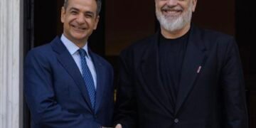 FOTO LAJM/ Rama nis vizitën në Greqi, pritet nga Mitsotakis