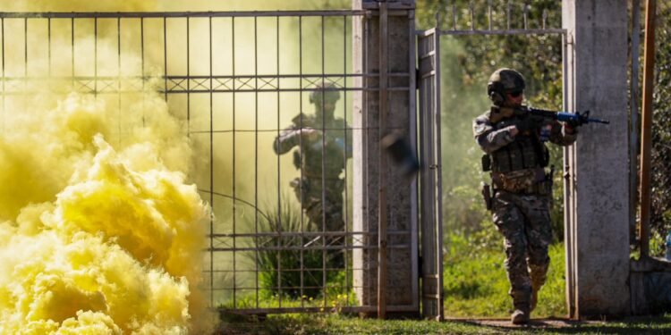 FOTO/ Forcat Speciale Amerikane, stërvitje me ushtrinë shqiptare në Zall Herr