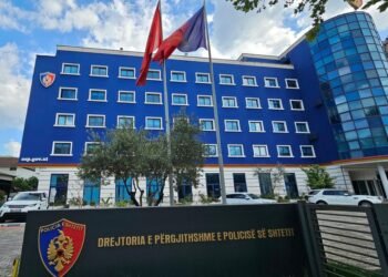 “Maskohen” si shërbime postare për dorëzimin e pakove, policia apel qytetarëve: Kujdes mesazhet mashtruese!