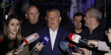 Ku do të flenë banorët e pallatit të djegur? Prefekti i Tiranës: Kanë kushërinj, halla, daja….