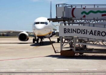 Aeroporti italian mbetet pa karburant deri në 7 prill, preken fluturimet