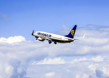Dy orë ankth në ajër, avioni i RyanAir drejt Athinës bën ulje emergjente në Katania