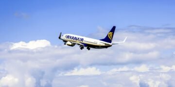 Dy orë ankth në ajër, avioni i RyanAir drejt Athinës bën ulje emergjente në Katania