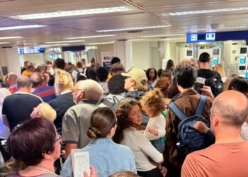 Rregullat e reja të kontrollit: Kaos në Milano, avioni lë në tokë 100 pasagjerë