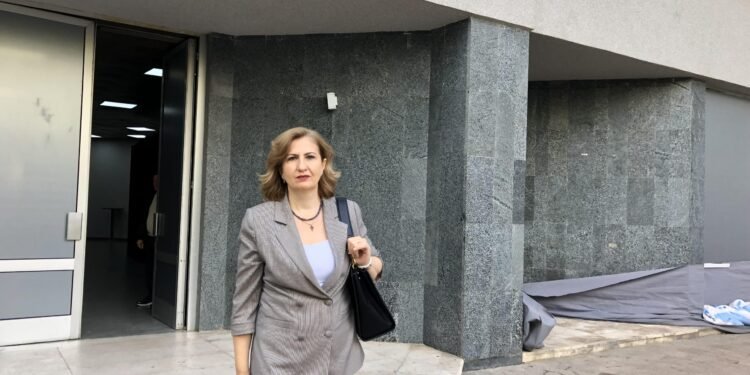 Kush është Rovena Zoto, prokurorja qe doli mbi policinë për të goditur Call Center-at mashtrues në Tirane!