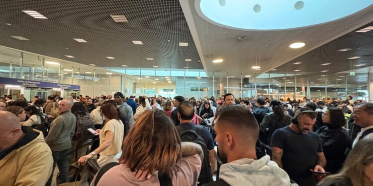 Vijon kaosi i sistemit EES në aeroportet europiane
