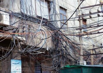 LIGJI/ Si do d’i jepet fund rrjetave me kabuj interneti në pallate