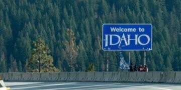 Programi i motit me AI njofton për erëra ekstreme në dy qytete që nuk ekzistojnë