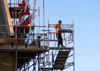 Anketa e BB: 28% e bizneseve, korrupsion me lejet e ndërtimit, 4 herë më shumë se rajoni